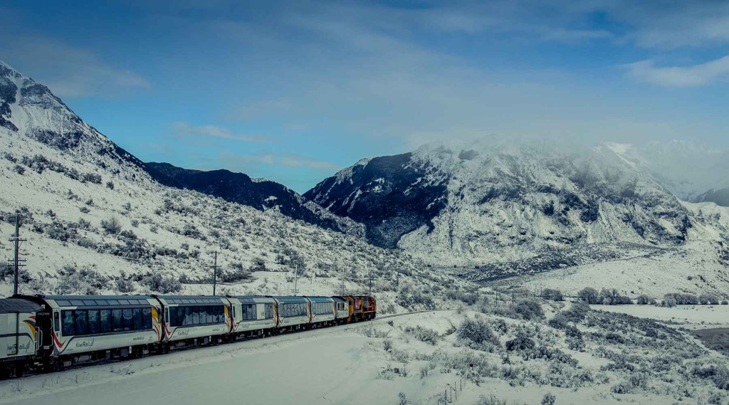 TranzAlpine-in-snow-June13--Lake-Sarah